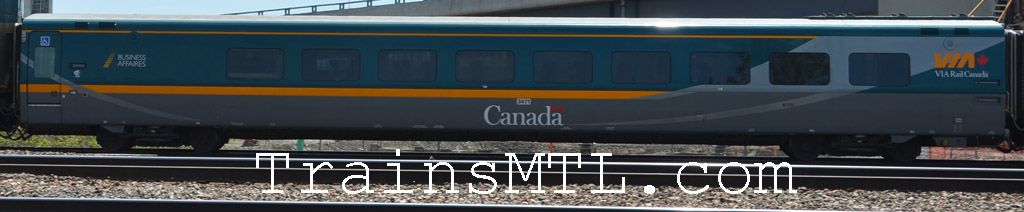 Passenger car VIA 3471 right side  / Wagon de passager VIA 3471 coté droit
